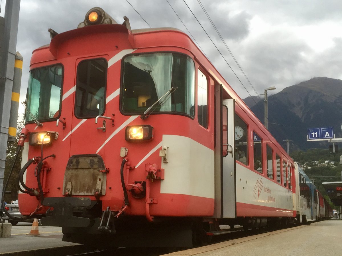 ABt des Regios nach Visp beim Zwischenstop am 15.9.15 im Bhf Brig.