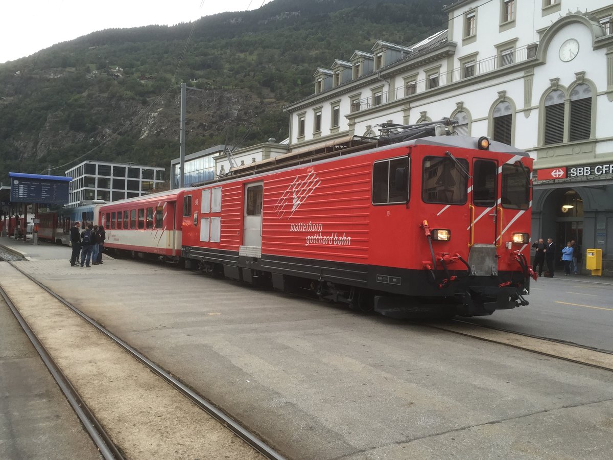 Deh II 93  Oberwald  am 15.9.15 bei der Ausfahrt des Bahnhofs Brig.