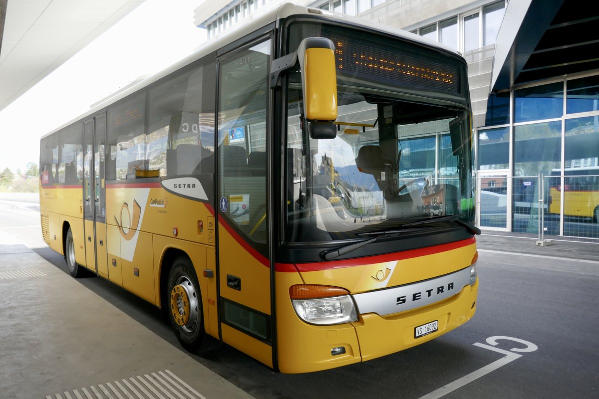 Eine Setra 412 UL vom PU transport sierre annivers region sarl, Sierre am 19.4.19 in Siders.