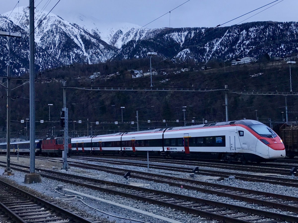 Giruno RABe 501 004 der SBB am 7.3.18 im Abstellfeld von Brig.
