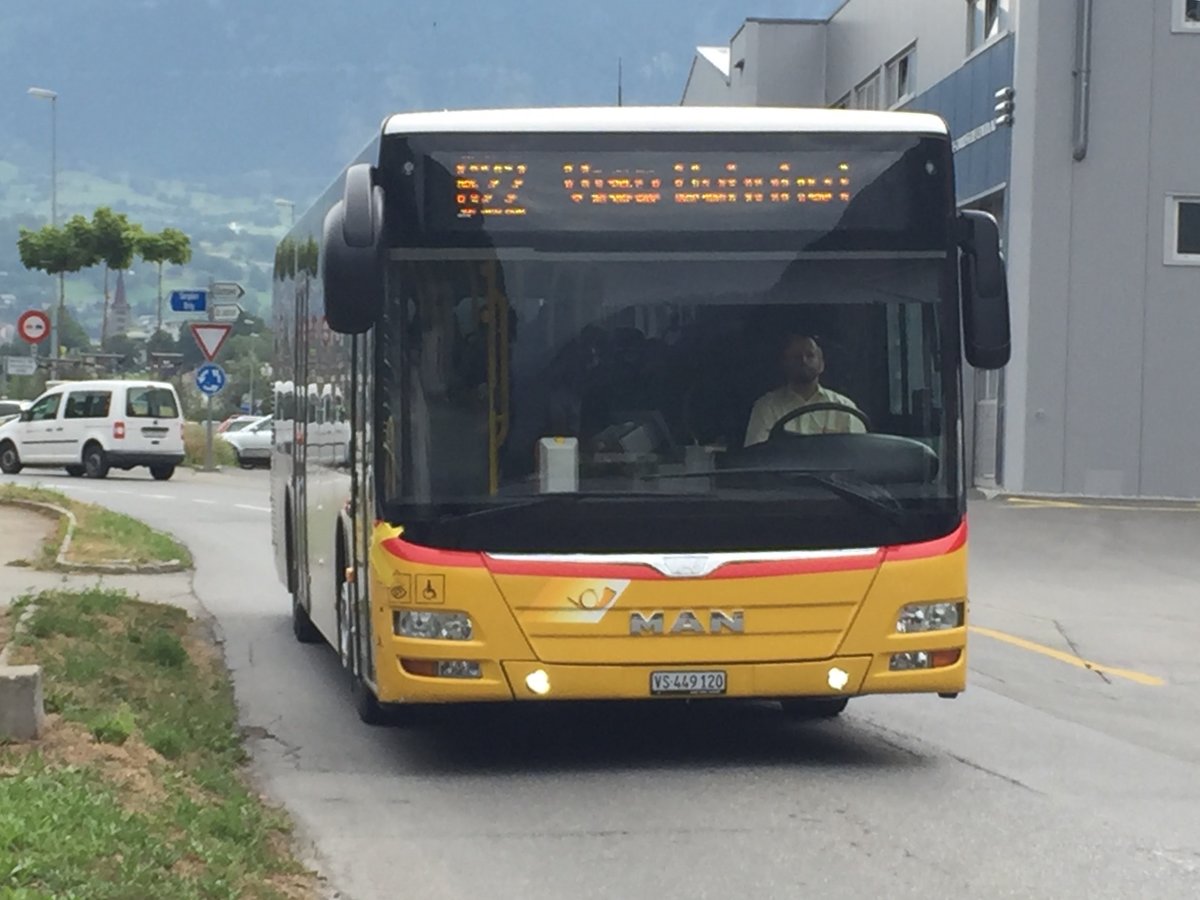 MAN Lions City Ortsbus / PostAuto am 20.8.16 in Gamsen.