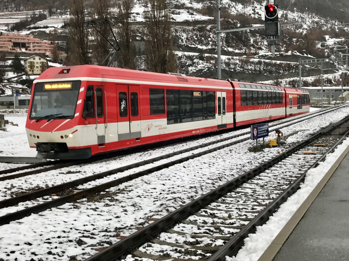 MGB ABDeh 4/8 2026 am 21.1.18 hinter dem Bahnhof Visp abgestellt.