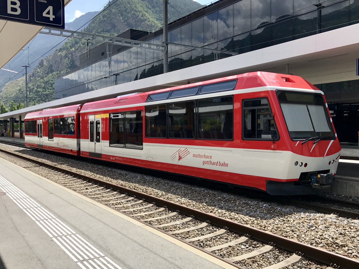 MGB Gelenksteuerwagen ABt 2134 am 8.7.17 im Bahnhof Visp.