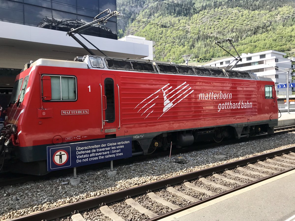MGB HGe 4/4 1  Matterhorn  am 28.4.18 im Bahnhof Visp.