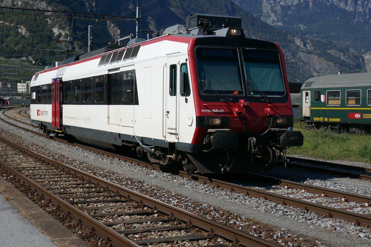 RBDe 560 Domino Triebwagen war am 24.9.16 zwecks Messungen beim Bhf Martigny.