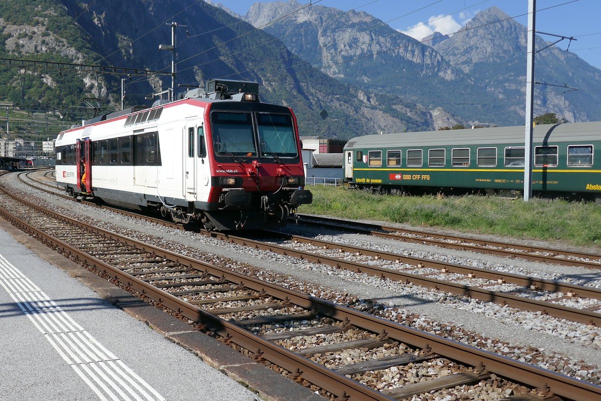 RBDe 560 Domino Triebwagen war am 24.9.16 zwecks Messungen beim Bhf Martigny.