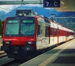 RegionAlps Domino 05 beim verlassen vom Bhf Visp am 5.9.15.