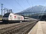 SBB Re 460 052 mit ABB / Gottardo 16 Werbung am 22.4.17 im Bahnhof Brig.
