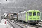 Nachschuss auf den BDt 949 am Schluss des Autozuges am 12.12.23 bei der Ausfahrt in Brig.